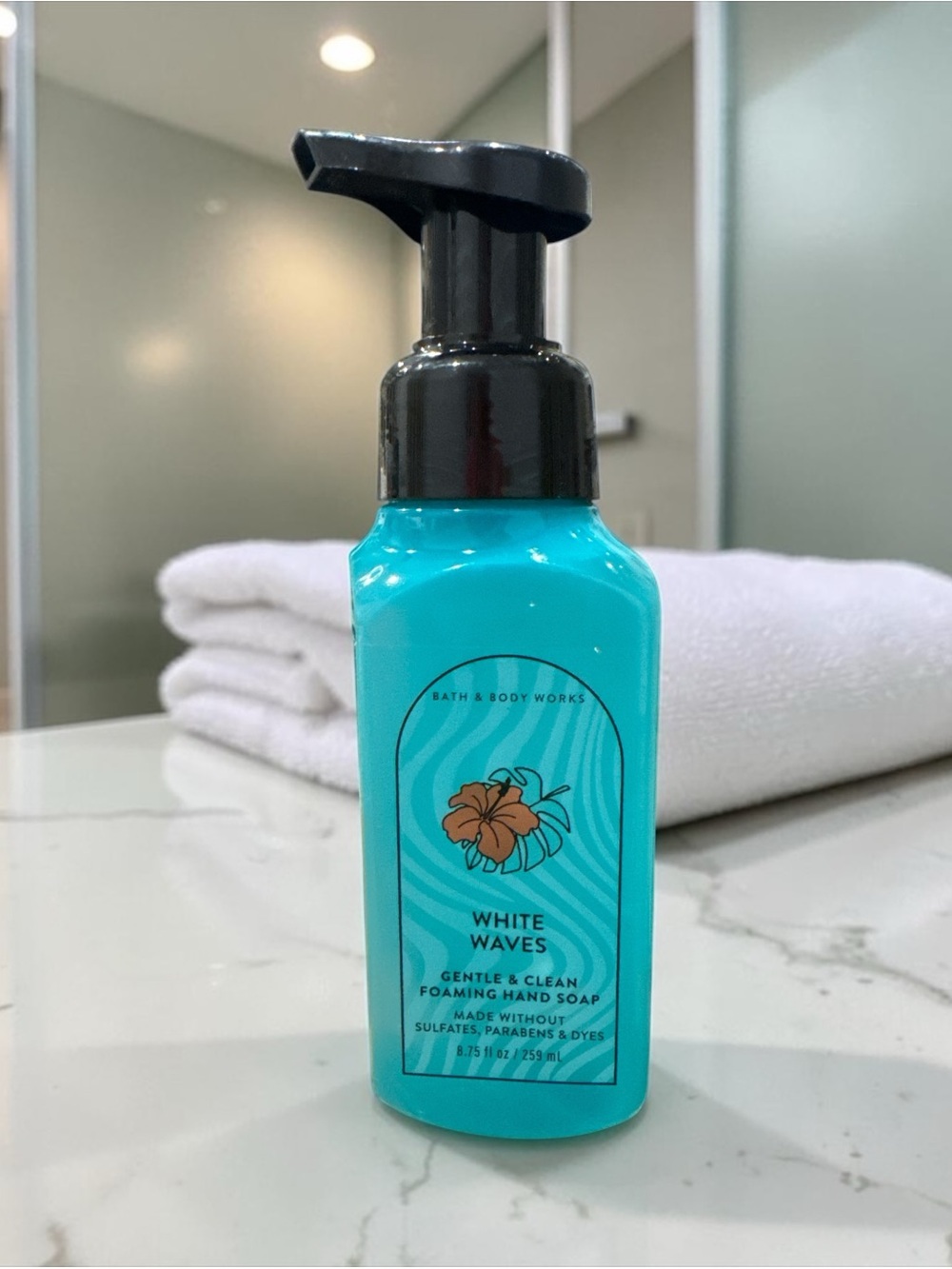 NWT Bath & Body Works Turquoise White Waves Gentle Foaming Hand Soap